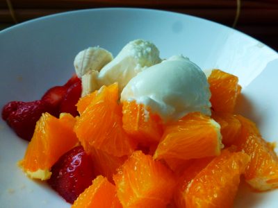 Greek coconut Yoghurt Easiyo + fresh fruit