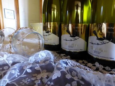3 Marys Spark Muscat - white lace, gold chain -1 3 Marys Spark Muscat - white lace, gold chain -1